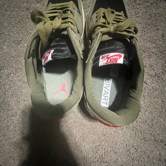 Travis Scott Dunks - Picture 6 of 6